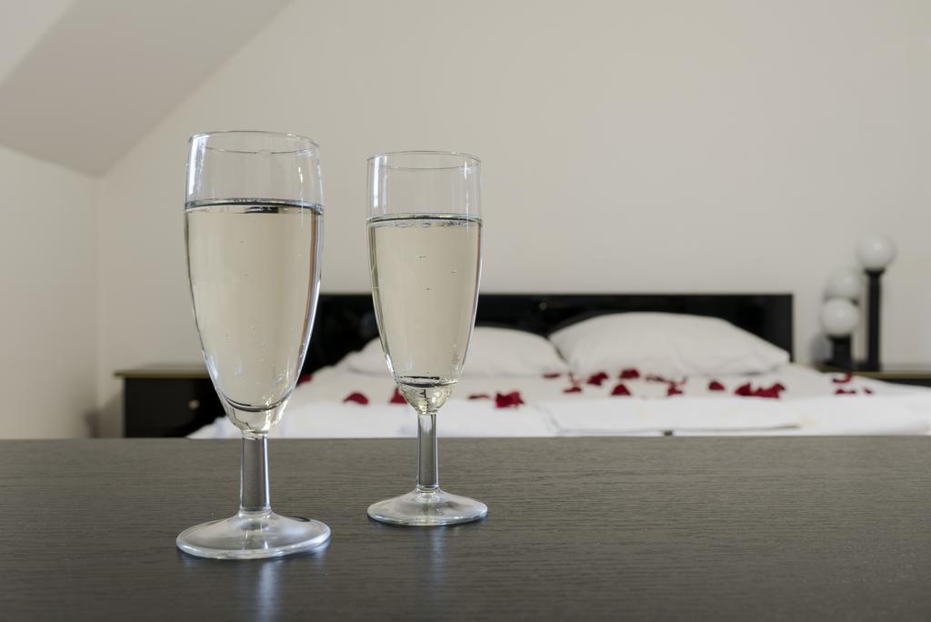 Gosciniec Exclusive Apartment วอร์ซอ ภายนอก รูปภาพ