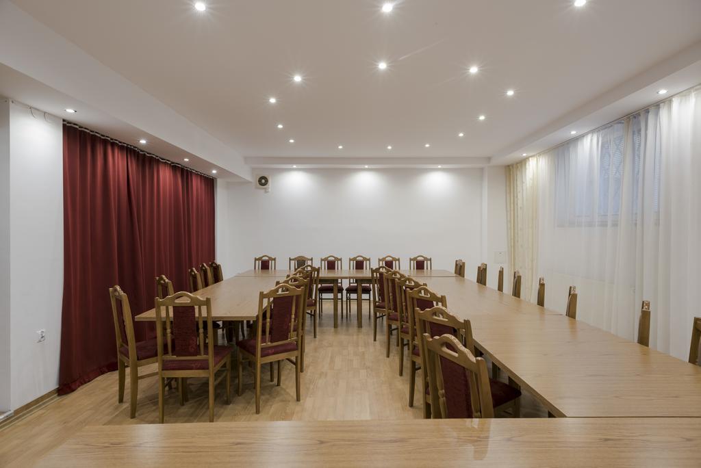 Gosciniec Exclusive Apartment วอร์ซอ ภายนอก รูปภาพ