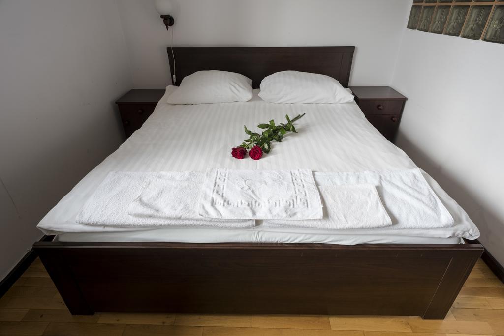 Gosciniec Exclusive Apartment วอร์ซอ ภายนอก รูปภาพ
