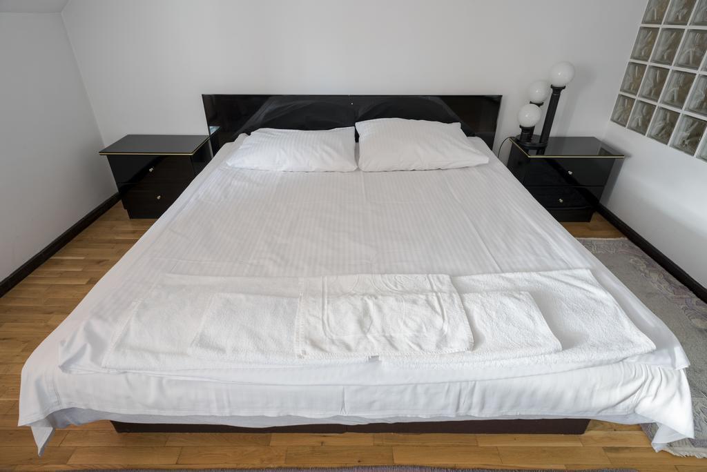 Gosciniec Exclusive Apartment วอร์ซอ ภายนอก รูปภาพ