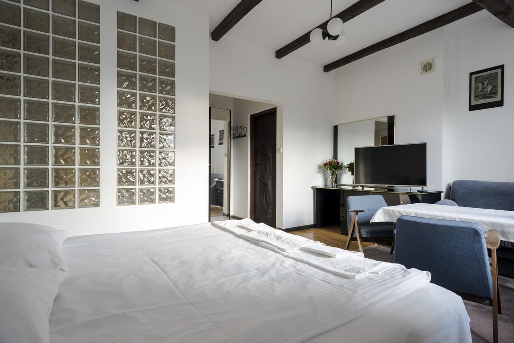 Gosciniec Exclusive Apartment วอร์ซอ ภายนอก รูปภาพ