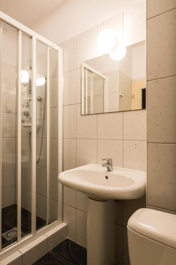 Gosciniec Exclusive Apartment วอร์ซอ ภายนอก รูปภาพ