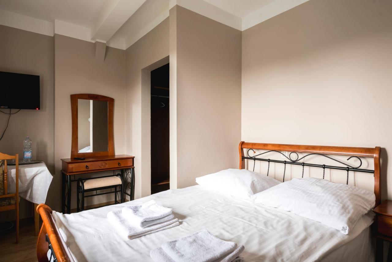 Gosciniec Exclusive Apartment วอร์ซอ ภายนอก รูปภาพ