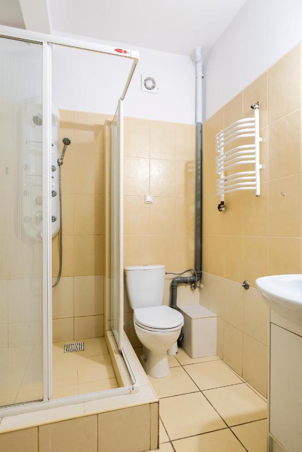 Gosciniec Exclusive Apartment วอร์ซอ ภายนอก รูปภาพ